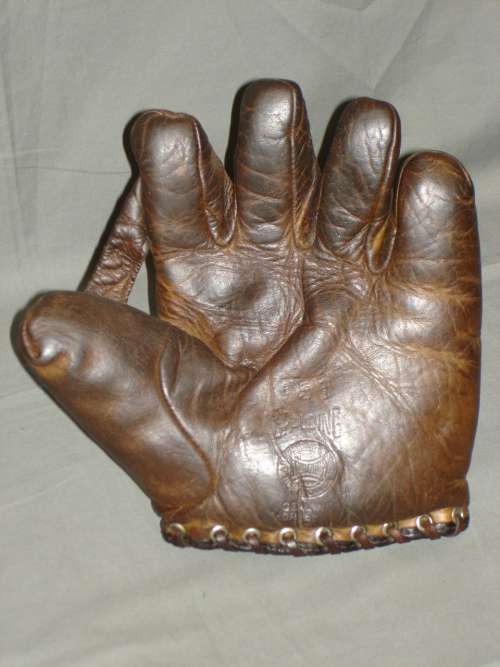 Spalding Canadian 1 Inch Web Front